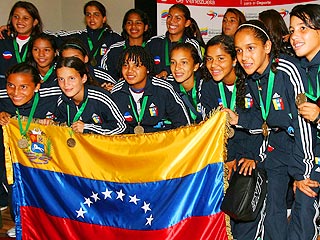 Las nuevas heroínas del deporte nacional llegaron este viernes a Maiquetía.