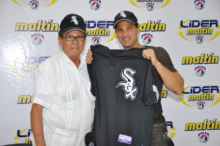 Omar Vizquel jugará en el 2010 con los Medias Blancas y su número será el 11 de Luis Aparicio.