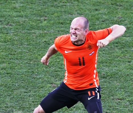 Arjen Robben abrió la cuenta para los holandeses.