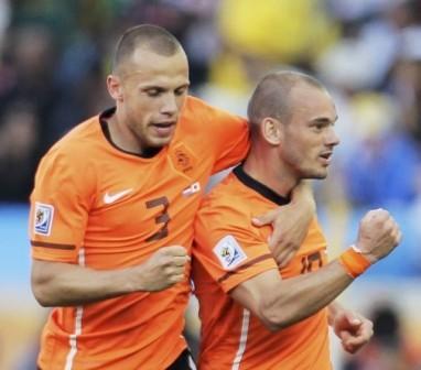 Wesley Sneijder marcó el tanto holandés para su segundo triunfo.