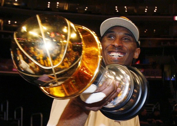 Kobe Bryant logró su quinto título y fue el Más Valioso.