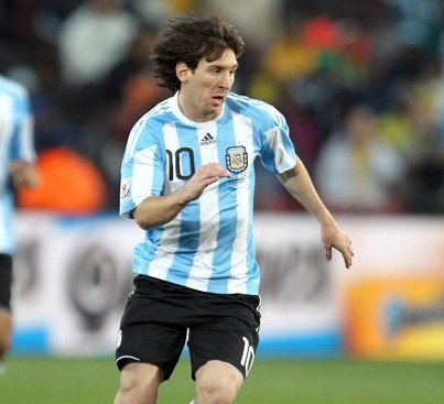 El astro Lionel Messi lució en el debut, pero no pudo marcar.
