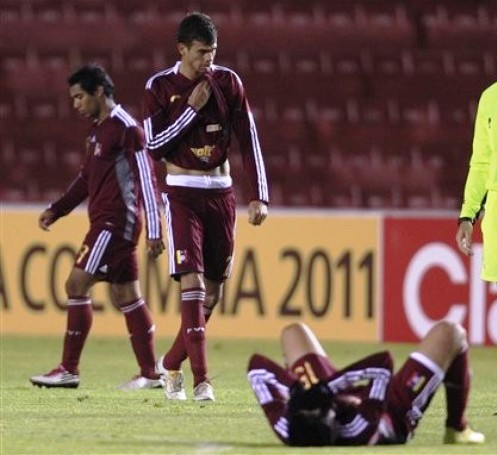 Los jugadores venezolanos lamentaron la derrota.