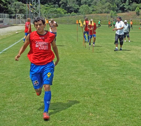 Simón Briceño, delantero de la categoría Sub 18 del Zulia FC.