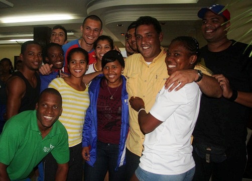 Pablo Pérez visitó a la delegación de atletismo del estado Zulia.