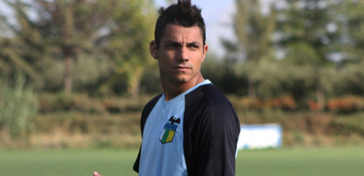 Richard Blanco debutó en Chile con gol, pero fue expulsado.
