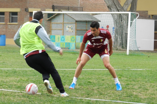 Gabriel Cichero luce fijo en el once ante los peruanos.