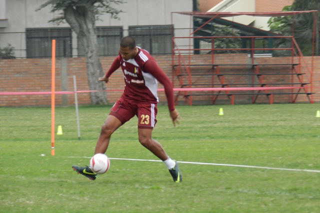 Salomón Rondón es una de las piezas del ataque venezolano.