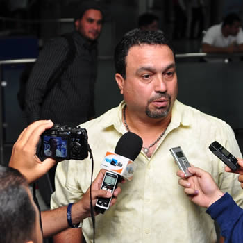 Luis Dorante, mánager de las Águilas, ha tenido varios contactos con los medios desde que llegó a Maracaibo. Foto: Prensa Águilas.
