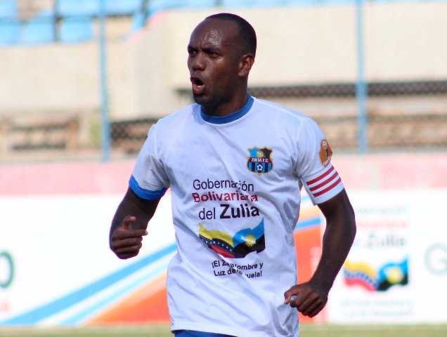 Eder Hernández marcó los dos goles zulianos en Barinas. Foto: Jimmy Pirela