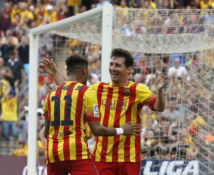 Neymar y Messi celebraron los dos goles del Barcelona.